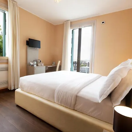 Gardone Palace Hotel Gardone Riviera Exterior foto