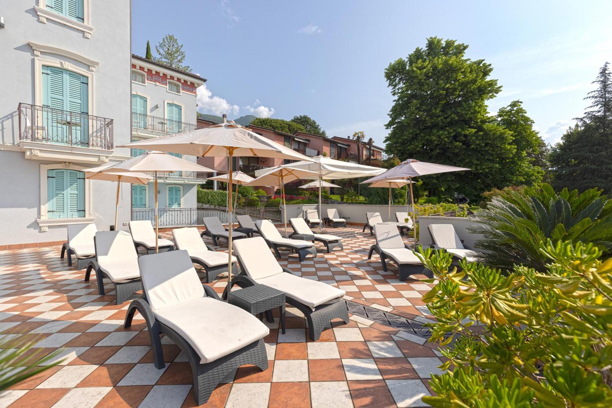 Gardone Palace 4*