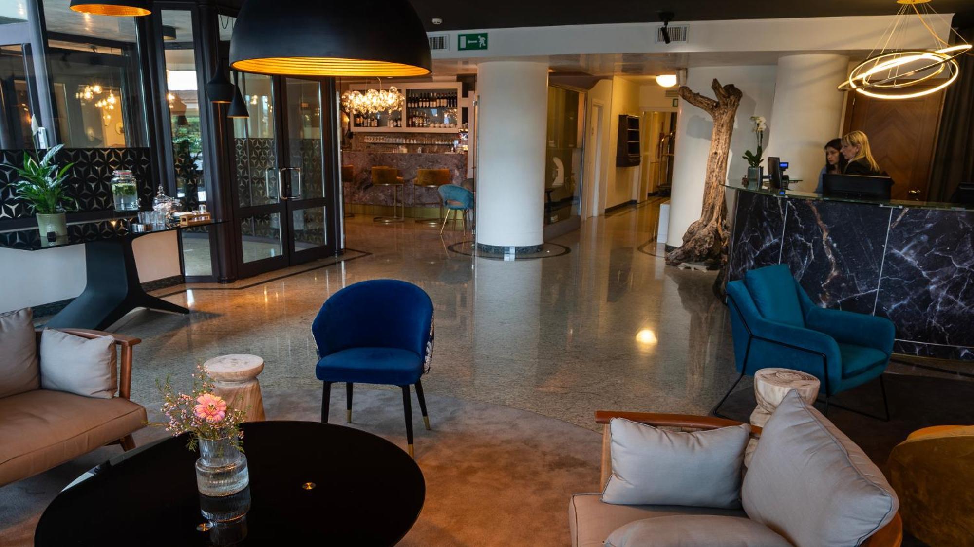 Gardone Palace 4*