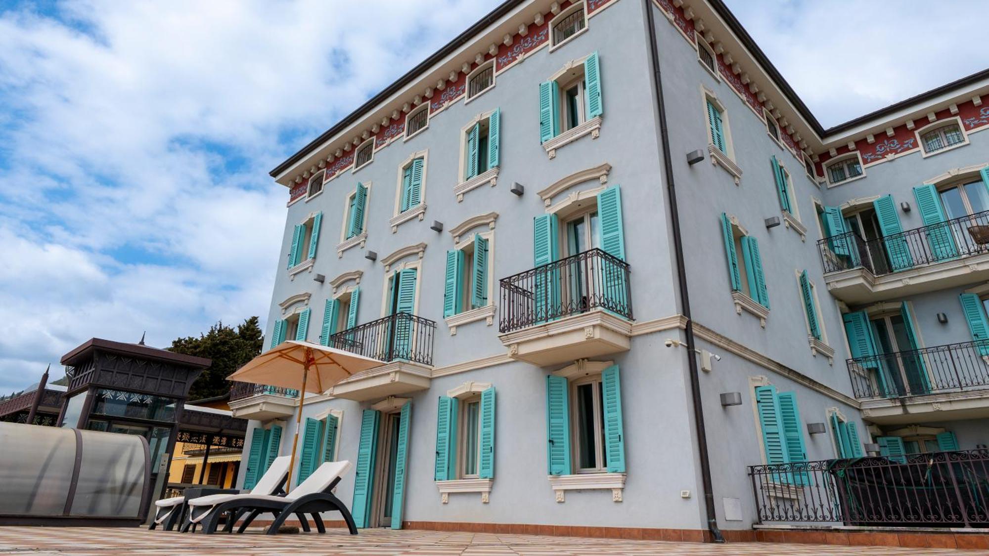 Gardone Palace